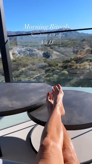 Brooke Burke feet photo thumbnail