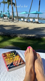 Sarah Michelle Gellar feet photo thumbnail