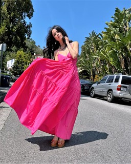 Abigail Spencer feet photo thumbnail