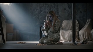 Emma Roberts feet photo thumbnail