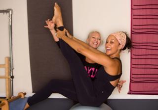 Tia Mowry feet photo thumbnail