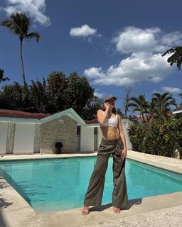 Xenia Tchoumitcheva feet photo thumbnail