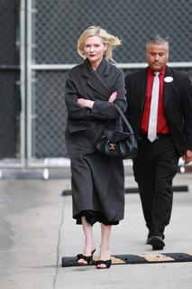 Kirsten Dunst feet photo thumbnail