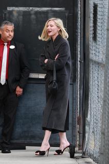 Kirsten Dunst feet photo thumbnail