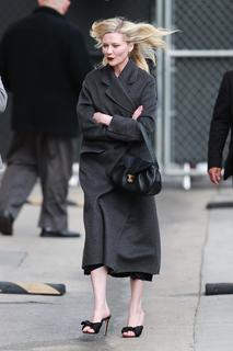 Kirsten Dunst feet photo thumbnail