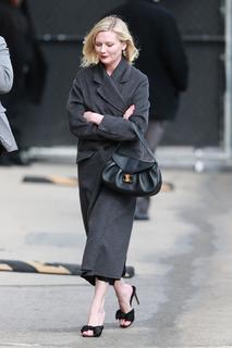 Kirsten Dunst feet photo thumbnail