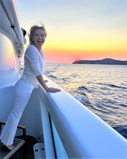 Reese Witherspoon feet photo thumbnail