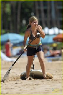 Jennette McCurdy feet photo thumbnail