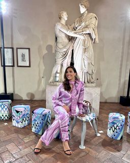 Caterina Balivo feet photo thumbnail