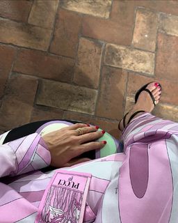 Caterina Balivo feet photo thumbnail