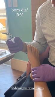 Kéfera Buchmann feet photo thumbnail