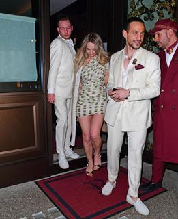 Lily James feet photo thumbnail
