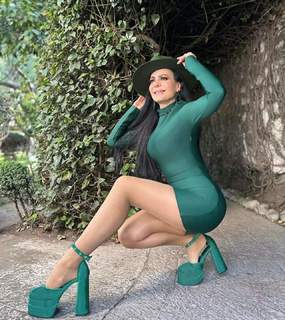 Maribel Guardia feet photo thumbnail