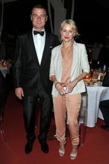 Naomi Watts feet photo thumbnail
