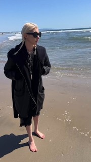 Taylor Momsen feet photo 5