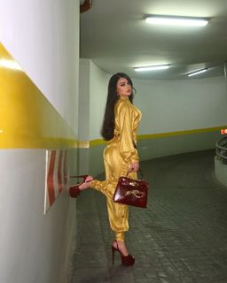 Haifa Wehbe feet photo thumbnail