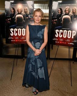 Gillian Anderson feet photo thumbnail