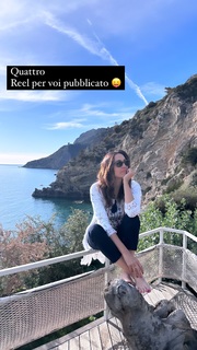 Caterina Balivo feet photo thumbnail