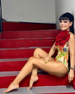 Maribel Guardia feet photo thumbnail