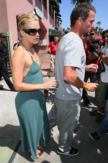 Kate Hudson feet photo thumbnail