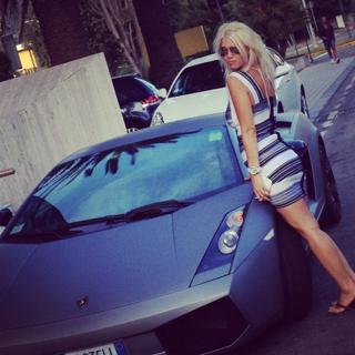 Wanda Nara feet photo thumbnail
