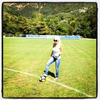 Wanda Nara feet photo thumbnail