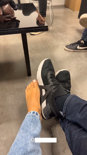 Kéfera Buchmann feet photo thumbnail