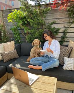 Taylor Hill feet photo thumbnail