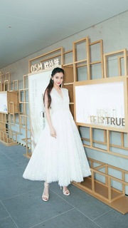 Angelababy feet photo thumbnail
