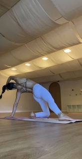 Isis Valverde feet photo thumbnail