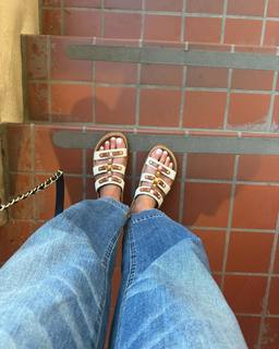 Jordana Brewster feet photo thumbnail