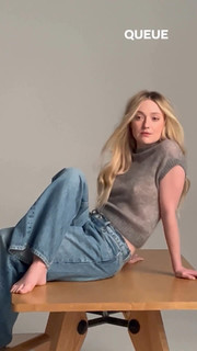 Dakota Fanning feet photo thumbnail