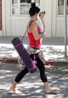 Vanessa Hudgens feet photo thumbnail