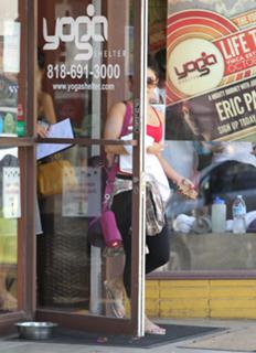 Vanessa Hudgens feet photo thumbnail