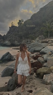Iris Mittenaere feet photo thumbnail