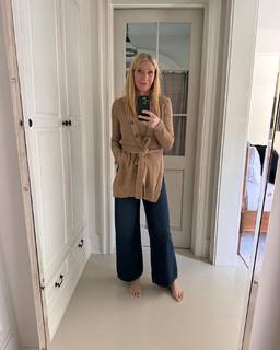 Gwyneth Paltrow feet photo thumbnail