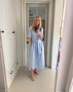 Gwyneth Paltrow feet photo thumbnail