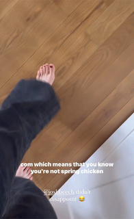 Shenae Grimes-Beech feet photo thumbnail