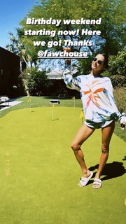 Alessandra Ambrosio feet photo thumbnail