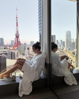 Josephine Skriver feet photo thumbnail