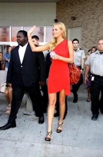 Erin Heatherton feet photo thumbnail