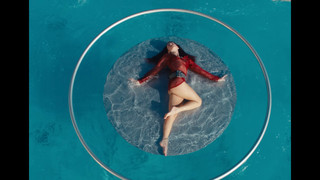 Dua Lipa feet photo thumbnail