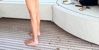 Chrissy Teigen feet photo thumbnail