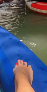 Chrissy Teigen feet photo thumbnail