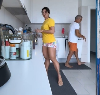 Kelly Key feet photo thumbnail