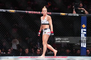 Holly Holm feet photo thumbnail