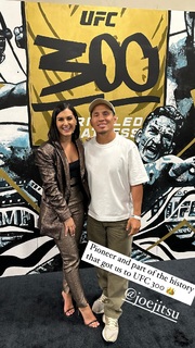 Megan Olivi feet photo thumbnail