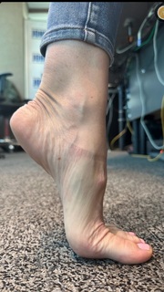 Kyle Unfug feet photo thumbnail