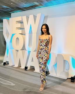 Jamie Chung feet photo thumbnail