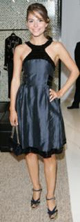 Maria Menounos feet photo thumbnail